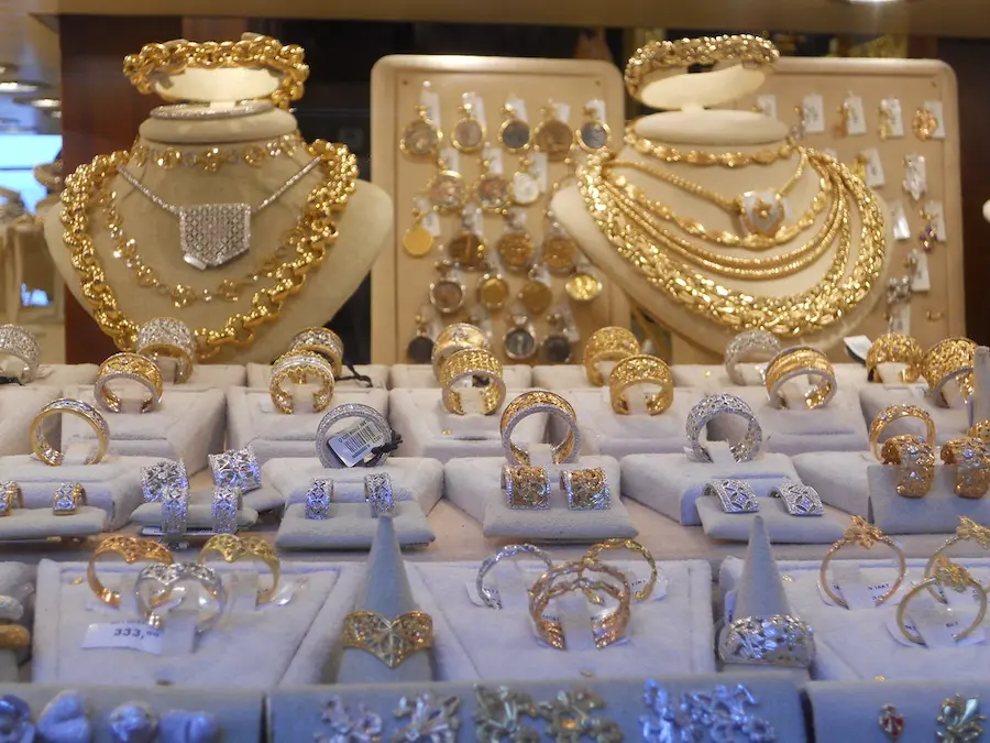 Advantages Of Buying Jewelry Online