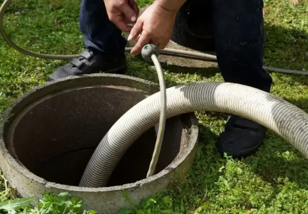 Hidden Warnings Your Underground Septic Tank Sends Before It Overflows